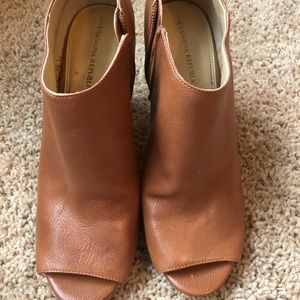 Banana republic peep toe booties